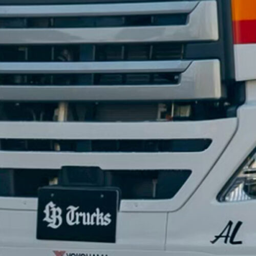 ③フロントグリル / CARGO